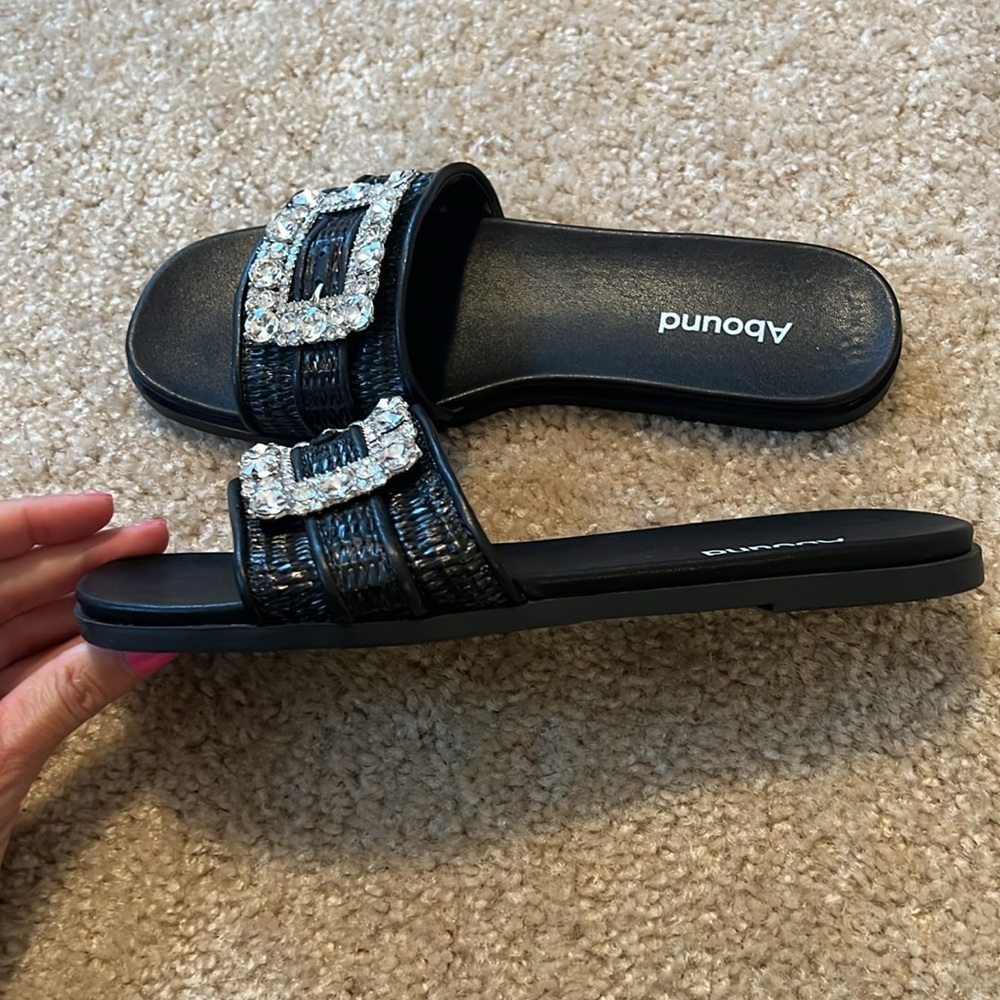 Abound Kayde jeweled rhinestone buckle raffia slide sandal black size 7 shoe - Picture 4 of 7